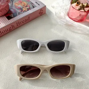 Modieuze retro cat-eye zonnebril voor dames en heren, stijlvolle rechthoekige zonnebril.