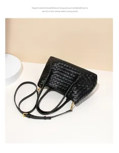 Schwarze geflochtene Ledertasche minimalistische Schultertasche mit verstellbarem Gurt