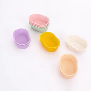 Set di piccoli stampi da forno ovali in silicone per muffin dolci e dessert fatti in casa