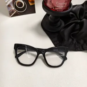Gafas de sol cat eye negras gruesas para mujer, montura gruesa de moda retro estilo.