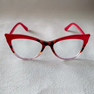 Details of trendy red tortoise shell cat eye blue light blocking glasses frame street style