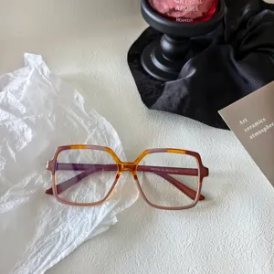 Schicke Oversize Blaulichtfilter Brille, stilvolles zweifarbiges Gestell fuer den Alltag.
