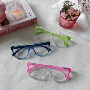 Modischer quadratischer Blaulichtfilter Brillenrahmen, trendige Farbblock Brille.