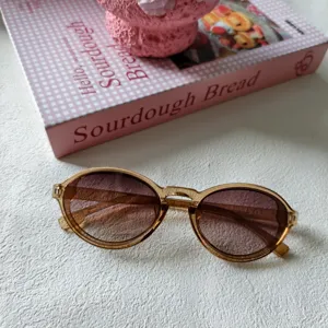 Vintage Retro Ovale Sonnenbrille mit braunen Farbverlaufsgläsern für Damen Alltag Mode.