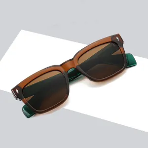 Stylische quadratische Sonnenbrille für Damen, trendiger dicker Rahmen für Reise und Fotos.