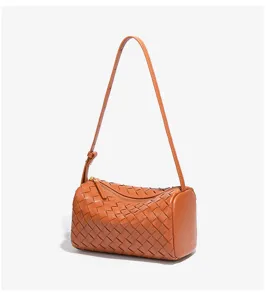 Gewebte Leder Schultertasche für Damen, braune Zylindertasche, modische Umhängetasche.