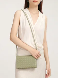 Geweven lederen crossbody tas voor dames, stijlvolle kleine kleptas in lichtgroen