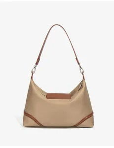 Llässige Nylon Hobo Umhängetasche mit braunem Lederbesatz, leichte Tasche mit Klappe.