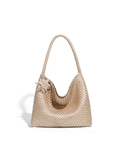 Urban Minimalist PU Leder Geflochtene Tote Bag Für Damen Große Kapazität Schultertasche Mit Sternanhänger Herausnehmbarer Innentasche