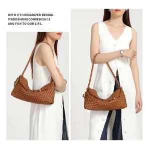 Woven hobo shoulder bag for women, handmade leather dumpling armpit bag spring fashion style