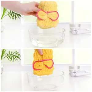 Toalla de secado de pelo en vellón de coral suave y absorbente con bonito lazo para adultos.