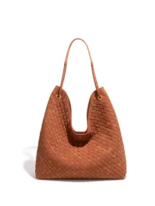 Sac cabas en cuir tressé marron pour femme, grand sac d'épaule décontracté et élégant.