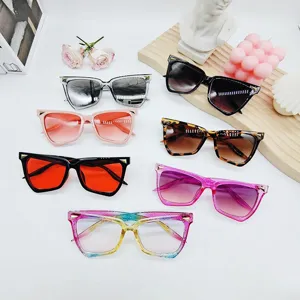 Mode Katzenaugen Sonnenbrille Für Damen Herren UV400 Oversized PC Rahmen Trendy Farbverlauf Linse Metallnieten Reise Brillen