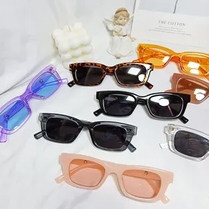 Modische quadratische Jelly Sonnenbrille Set mit verschiedenen lebendigen Farben für Damen.