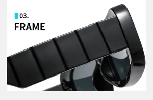 Modische quadratische Sonnenbrille Detailansicht, breite dicke Buegel schwarzer Rahmen.
