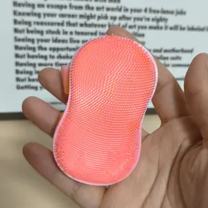 Mini siliconen gezichtsreiniger borstel voor dagelijkse zachte gezichtsreiniging en scrub.