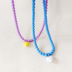 Süße Herz Perlenkette Für Damen Harz Kunststoff Farbige Perlen Legierung Herz Anhänger Choker Schlüsselbeinkette Schmuck Geschenk