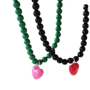 Bunte Perlenkette mit süßen Herzanhängern für Damen Mode Schlüsselbein Schmuck Neu