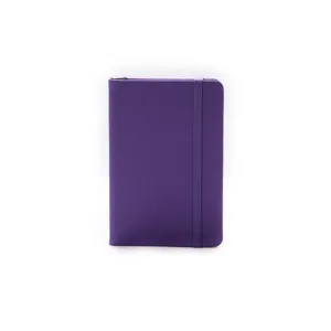 Carnet rigide A6 violet avec bande élastique, planificateur lisse pour le bureau.