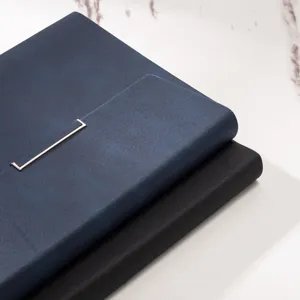 A5 Notizbuch Set in Blau und Schwarz, elegantes Hardcover Tagebuch mit Metallverschluss.