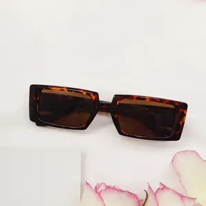 Retro square tortoise shell sunglasses for women and men, stylish UV protection sun eyewear.