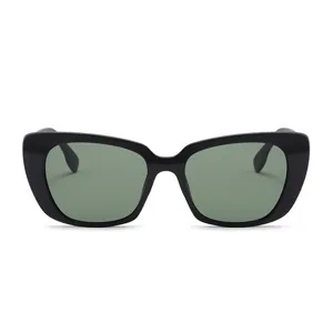 Elegante Damen Sonnenbrille mit dickem schwarzem Quadratrahmen für modischen UV-Schutz im Alltag.