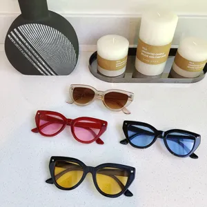 Trendy cat eye sunglasses set, chic vintage eyewear for women and men, stylish street style sunnies.