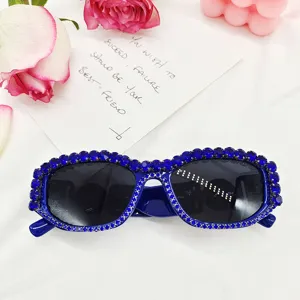 Lunettes de soleil strass bleu pour femmes, lunettes carrées tendance cristaux brillants mode.