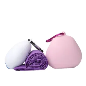 Asciugamano sportivo ad asciugatura rapida con custodia in silicone per yoga fitness.
