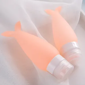 Set de flacons de voyage en silicone avec design mignon de queue de baleine pour cosmetiques.