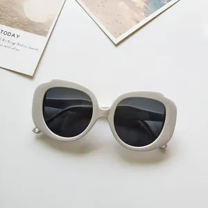 Trendy oversized white round sunglasses for women, fashion retro sun glasses with UV protection.