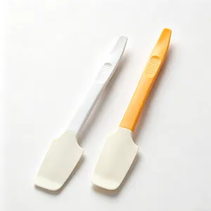 Mini Silikon Spatel Set zum Backen, Creme streichen und Marmeladenkratzen. Detailansicht.