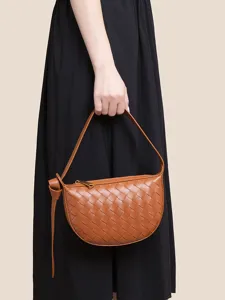 Borsa a spalla in pelle intrecciata da donna, elegante borsa hobo a mezzaluna marrone con zip.
