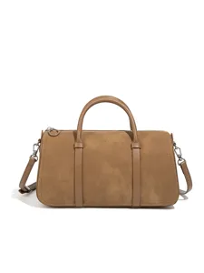 Sac à main Boston en daim marron pour femme, élégant sac bandoulière et porté épaule chic.