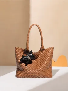 Sac Tote Femme Minimaliste Urbain en Cuir PU Tissé à la Main Grande Capacité Sac à Épaule Tissé Avec Pochette Ensemble de Deux Pièces pour Femmes Navette