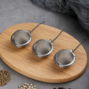 Boule à thé en acier inoxydable passoire à épices avec chaîne pour soupe cuisine accessoire.