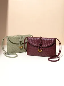 Sac a bandouliere en cuir tresse pour femme style intrecciato chic sac de soiree.