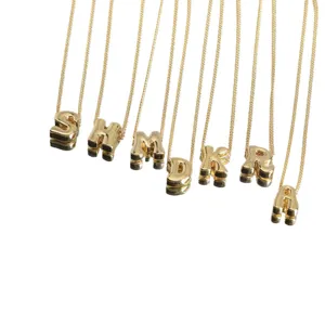 Collier pendentif lettre en or collier ras du cou minimaliste initiales mode bijoux femmes