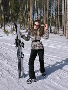 Women's winter windproof hooded slim-fit ski jacket, thickened warm outdoor cotton outerwear.