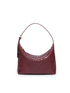 Bolso de hombro de cuero tejido burdeos de lujo para mujer, elegante bolso hobo artesanal.