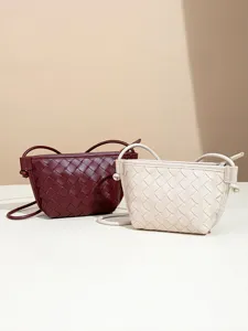 Geflochtene Umhängetasche aus Leder für Damen, stilvolle kleine Schultertasche modisch.