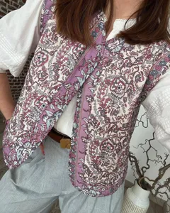 Vintage floral quilted vest for women, ethnic style sleeveless cotton outerwear jacket.