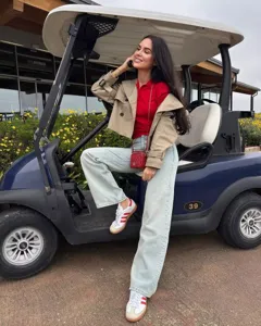 Women's short khaki trench coat double breasted casual jacket fashion outerwear.