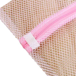 Pink mesh laundry bag for washing delicates, durable polyester zipper washing bag for bra.