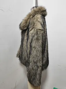 Women's faux fur hooded short fluffy coat winter retro fluffy jacket detailed view