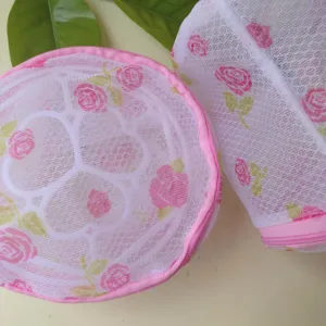 Pink rose print laundry mesh bag for delicate underwear bra washing bag with zipper close detail