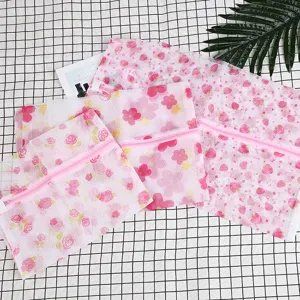 Set de sacs à linge en filet à fleurs roses, sacs de lavage zippés pour vêtements délicats.