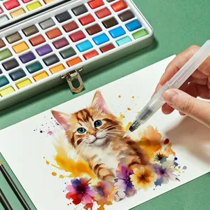 Draagbare vaste aquarelverfset met metalen blikken doos en waterborstel voor kunstenaars.