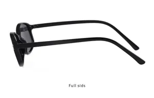 Vista detallada de gafas de sol negras cuadradas estrechas con patillas elegantes.