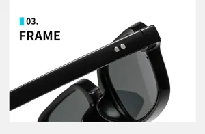 Vue de détail de lunettes de soleil carrées étroites noires avec rivets métalliques stylés.